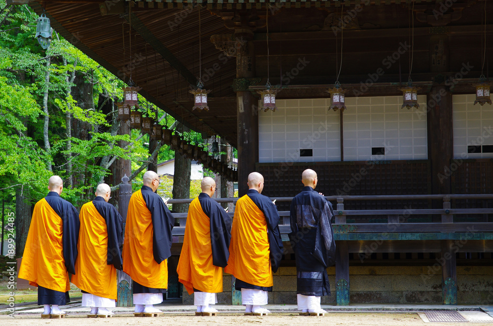 新住職に就任。子供がまだ幼い寺院